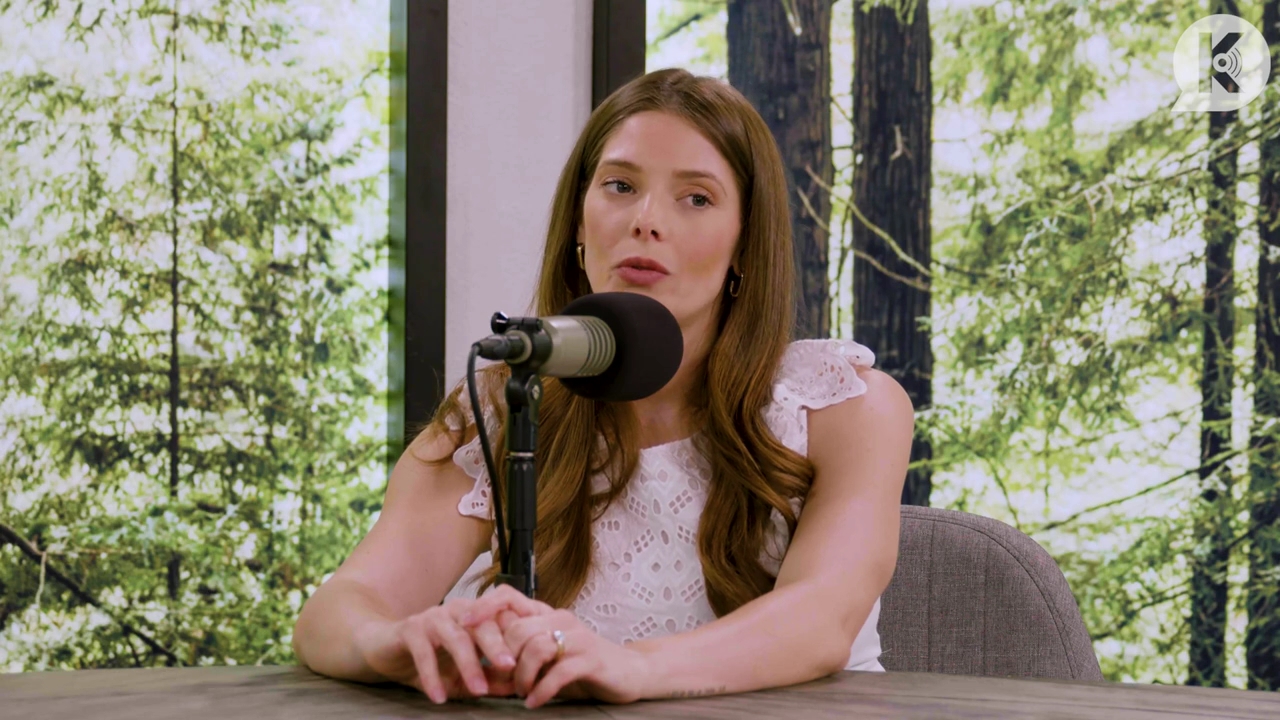 Ashley-Greene-dot-nl_TheTwilightEffect-Aflevering13EclipseRewatchPart1of3-0115.jpg Ashley-Greene-dot-nl_TheTwilightEffect-Aflevering13EclipseRewatchPart1of3-0115.jpg