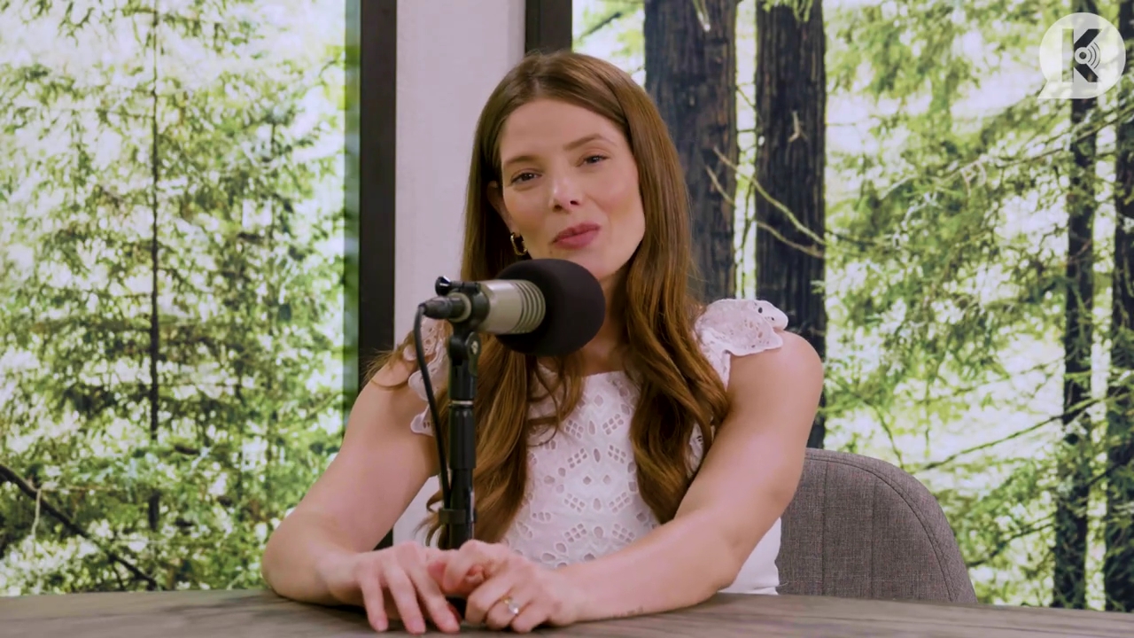 Ashley-Greene-dot-nl_TheTwilightEffect-Aflevering13EclipseRewatchPart1of3-0121.jpg