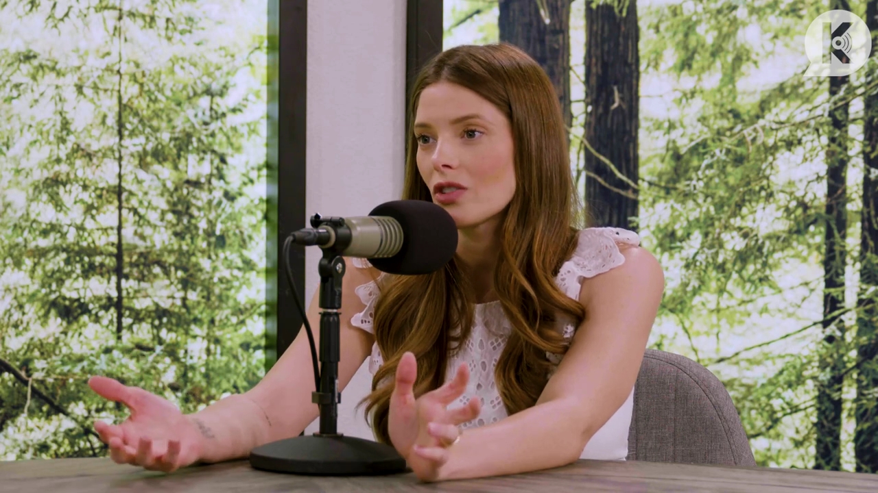 Ashley-Greene-dot-nl_TheTwilightEffect-Aflevering13EclipseRewatchPart1of3-0268.jpg Ashley-Greene-dot-nl_TheTwilightEffect-Aflevering13EclipseRewatchPart1of3-0268.jpg