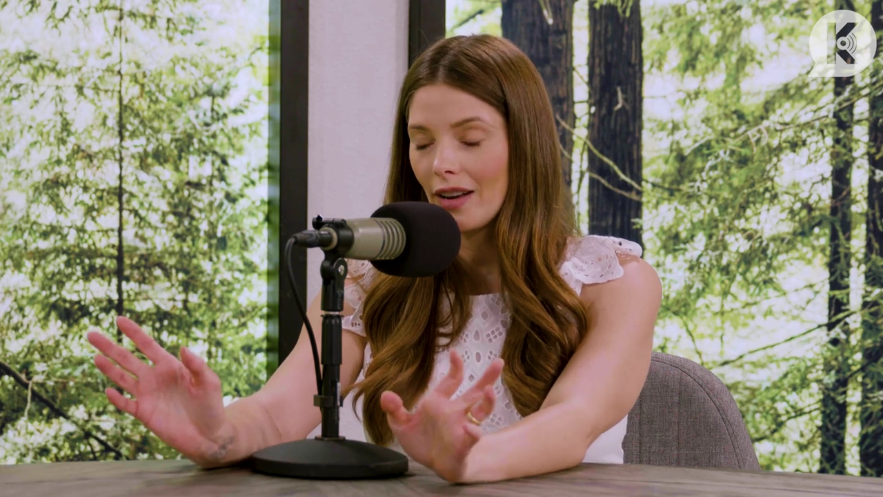 Ashley-Greene-dot-nl_TheTwilightEffect-Aflevering13EclipseRewatchPart1of3-0332.jpg