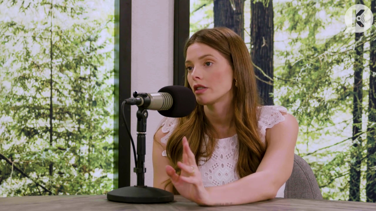 Ashley-Greene-dot-nl_TheTwilightEffect-Aflevering13EclipseRewatchPart1of3-0738.jpg Ashley-Greene-dot-nl_TheTwilightEffect-Aflevering13EclipseRewatchPart1of3-0738.jpg