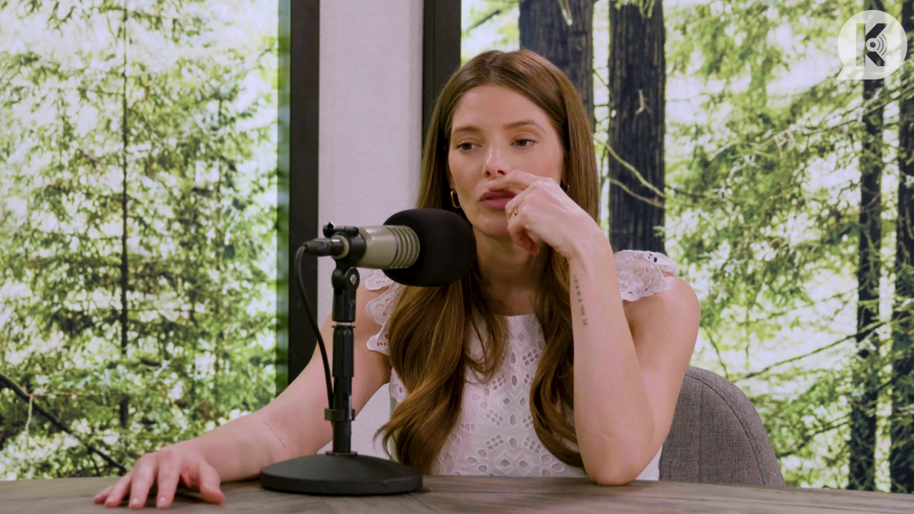 Ashley-Greene-dot-nl_TheTwilightEffect-Aflevering13EclipseRewatchPart1of3-0854.jpg Ashley-Greene-dot-nl_TheTwilightEffect-Aflevering13EclipseRewatchPart1of3-0854.jpg