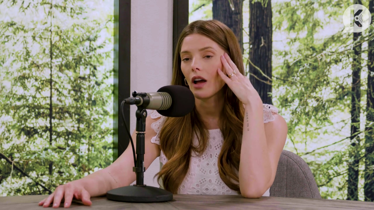 Ashley-Greene-dot-nl_TheTwilightEffect-Aflevering13EclipseRewatchPart1of3-0856.jpg Ashley-Greene-dot-nl_TheTwilightEffect-Aflevering13EclipseRewatchPart1of3-0856.jpg