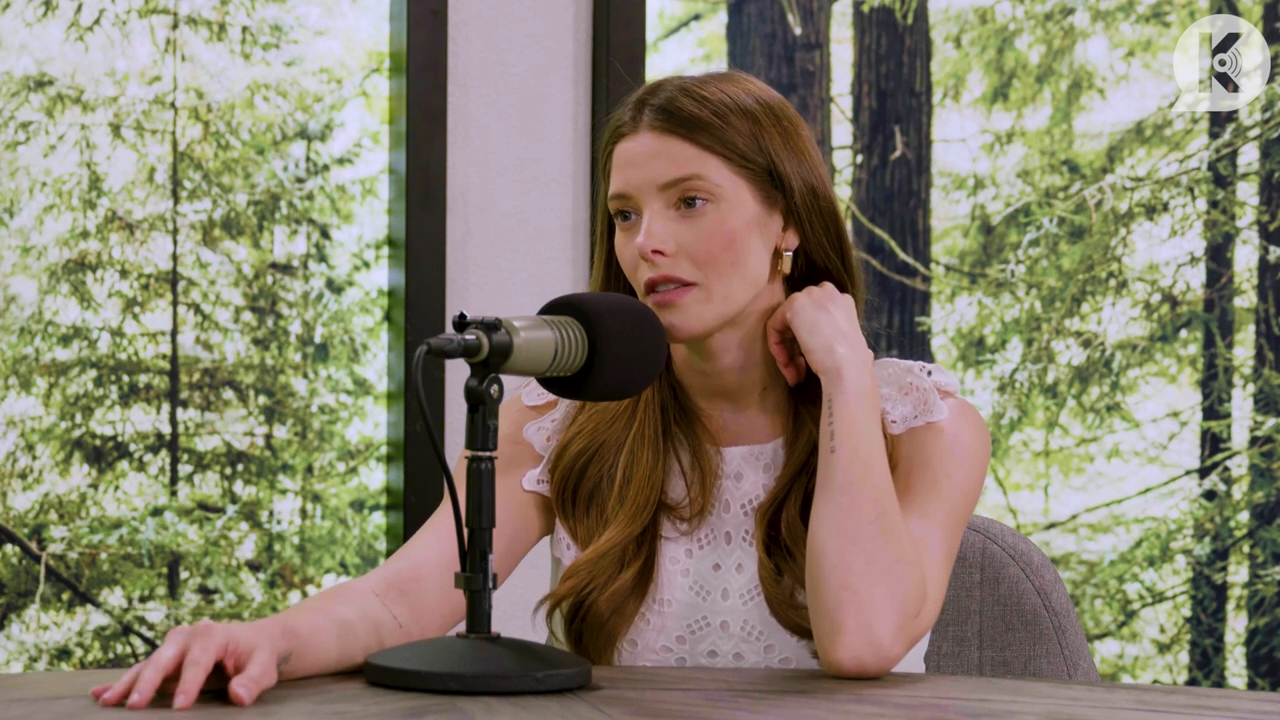 Ashley-Greene-dot-nl_TheTwilightEffect-Aflevering13EclipseRewatchPart1of3-0862.jpg Ashley-Greene-dot-nl_TheTwilightEffect-Aflevering13EclipseRewatchPart1of3-0862.jpg