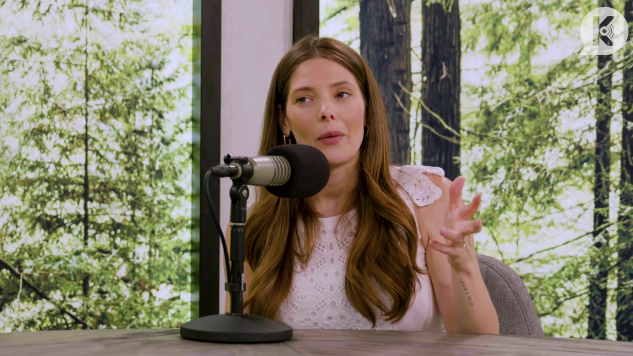 Ashley-Greene-dot-nl_TheTwilightEffect-Aflevering13EclipseRewatchPart1of3-1016.jpg Ashley-Greene-dot-nl_TheTwilightEffect-Aflevering13EclipseRewatchPart1of3-1016.jpg