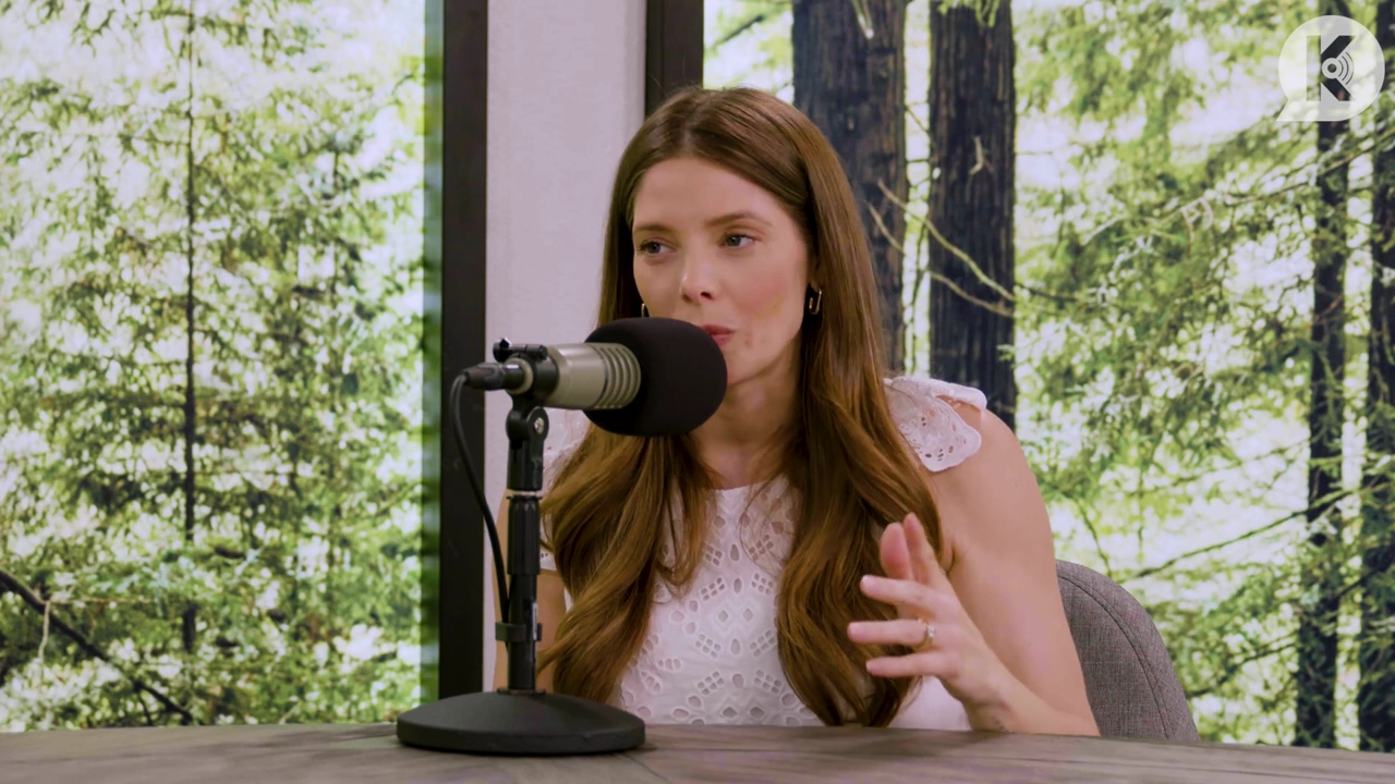 Ashley-Greene-dot-nl_TheTwilightEffect-Aflevering13EclipseRewatchPart1of3-1022.jpg Ashley-Greene-dot-nl_TheTwilightEffect-Aflevering13EclipseRewatchPart1of3-1022.jpg