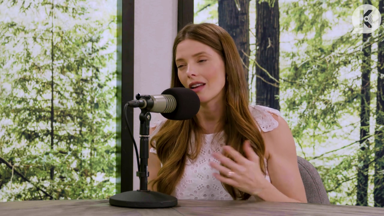 Ashley-Greene-dot-nl_TheTwilightEffect-Aflevering13EclipseRewatchPart1of3-1023.jpg