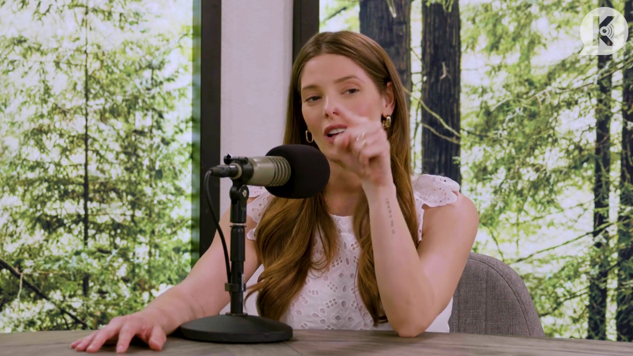 Ashley-Greene-dot-nl_TheTwilightEffect-Aflevering13EclipseRewatchPart1of3-1323.jpg Ashley-Greene-dot-nl_TheTwilightEffect-Aflevering13EclipseRewatchPart1of3-1323.jpg