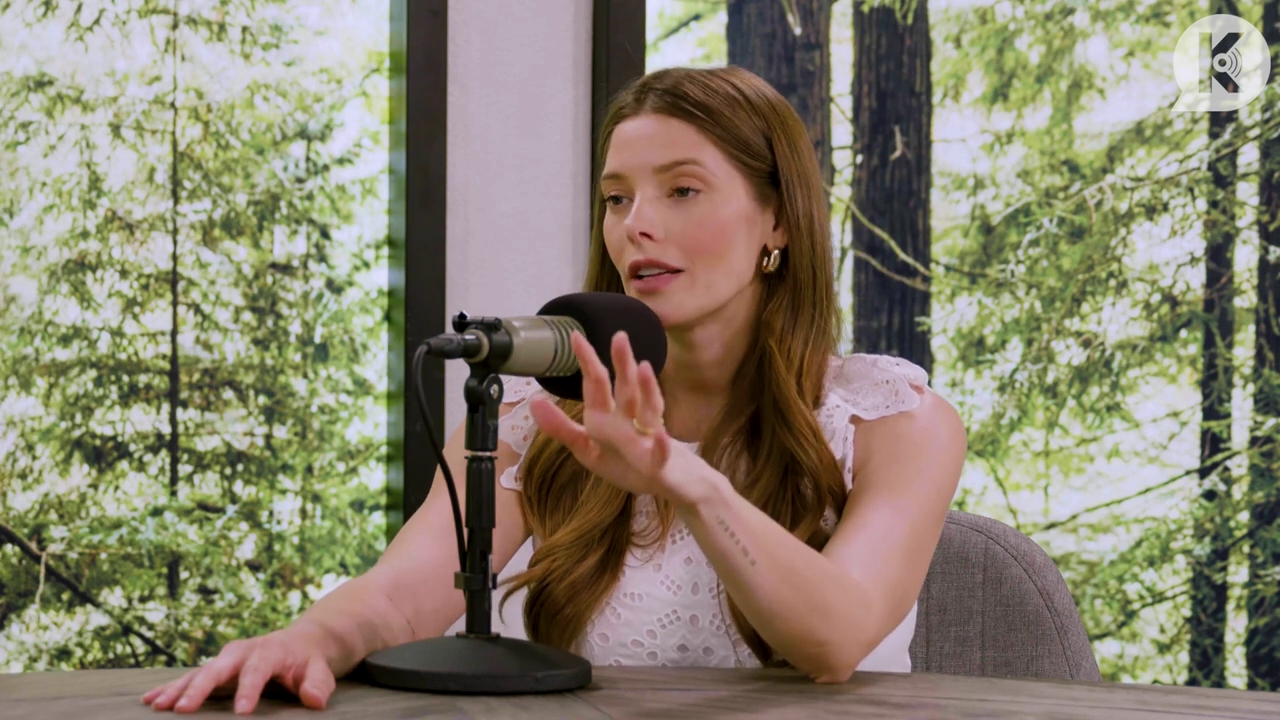 Ashley-Greene-dot-nl_TheTwilightEffect-Aflevering13EclipseRewatchPart1of3-1335.jpg Ashley-Greene-dot-nl_TheTwilightEffect-Aflevering13EclipseRewatchPart1of3-1335.jpg