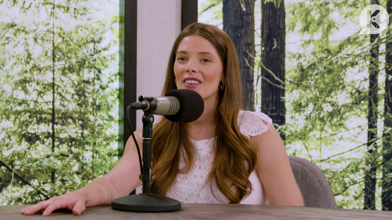 Ashley-Greene-dot-nl_TheTwilightEffect-Aflevering13EclipseRewatchPart1of3-1401.jpg Ashley-Greene-dot-nl_TheTwilightEffect-Aflevering13EclipseRewatchPart1of3-1401.jpg