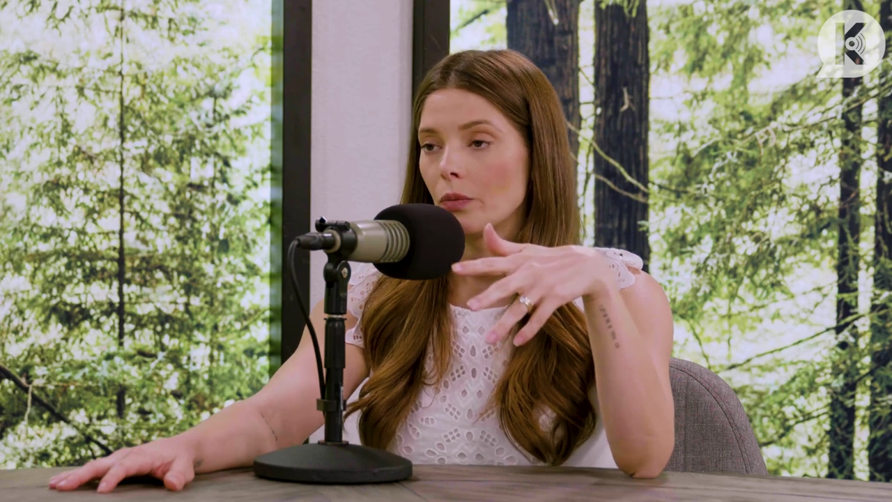 Ashley-Greene-dot-nl_TheTwilightEffect-Aflevering13EclipseRewatchPart1of3-1415.jpg Ashley-Greene-dot-nl_TheTwilightEffect-Aflevering13EclipseRewatchPart1of3-1415.jpg