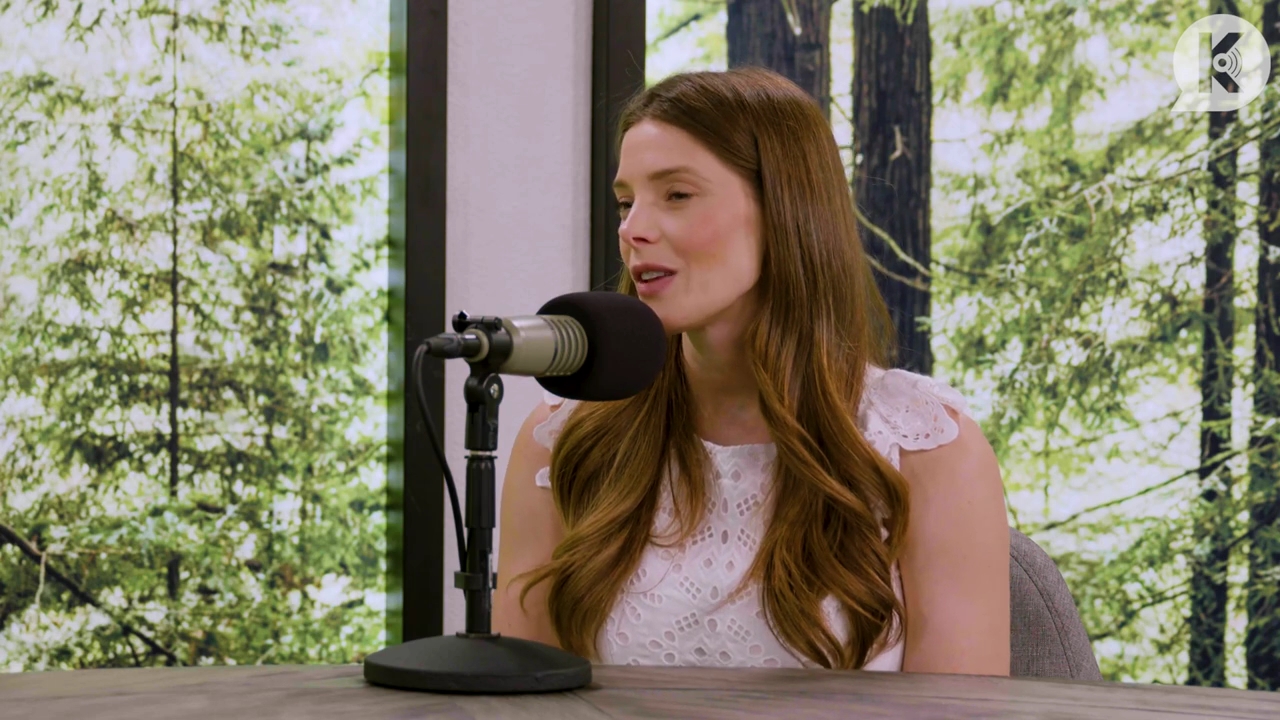 Ashley-Greene-dot-nl_TheTwilightEffect-Aflevering13EclipseRewatchPart1of3-1476.jpg Ashley-Greene-dot-nl_TheTwilightEffect-Aflevering13EclipseRewatchPart1of3-1476.jpg