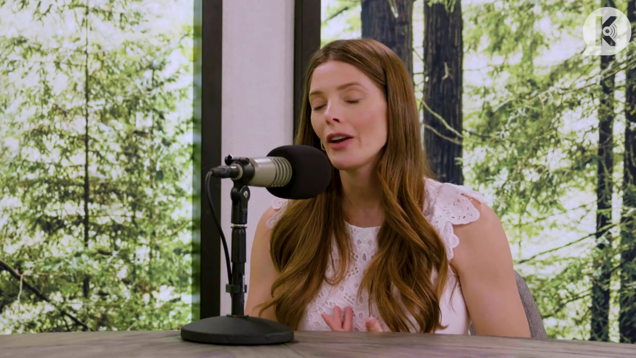 Ashley-Greene-dot-nl_TheTwilightEffect-Aflevering13EclipseRewatchPart1of3-1540.jpg Ashley-Greene-dot-nl_TheTwilightEffect-Aflevering13EclipseRewatchPart1of3-1540.jpg