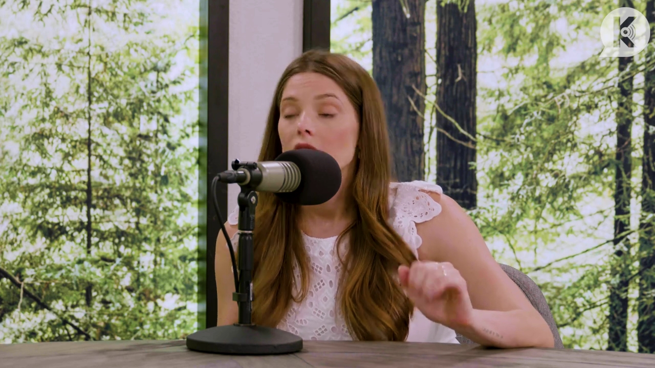 Ashley-Greene-dot-nl_TheTwilightEffect-Aflevering13EclipseRewatchPart1of3-1577.jpg Ashley-Greene-dot-nl_TheTwilightEffect-Aflevering13EclipseRewatchPart1of3-1577.jpg