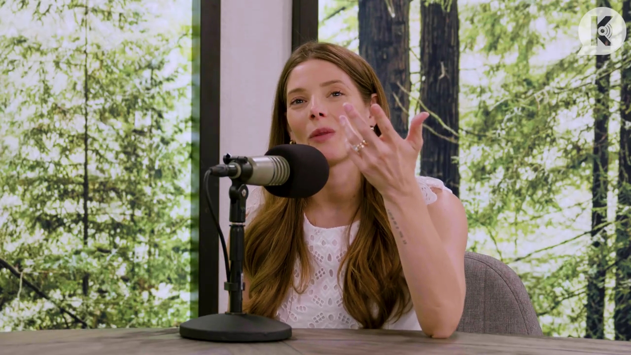 Ashley-Greene-dot-nl_TheTwilightEffect-Aflevering13EclipseRewatchPart1of3-1736.jpg Ashley-Greene-dot-nl_TheTwilightEffect-Aflevering13EclipseRewatchPart1of3-1736.jpg