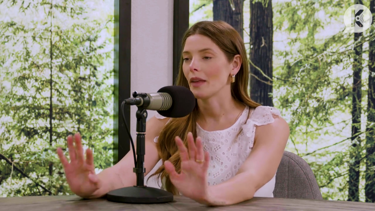 Ashley-Greene-dot-nl_TheTwilightEffect-Aflevering13EclipseRewatchPart1of3-1823.jpg Ashley-Greene-dot-nl_TheTwilightEffect-Aflevering13EclipseRewatchPart1of3-1823.jpg