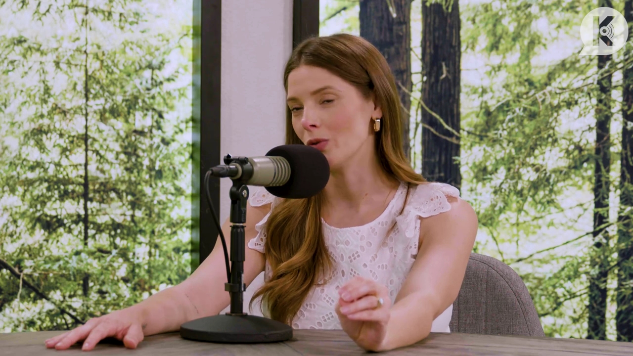 Ashley-Greene-dot-nl_TheTwilightEffect-Aflevering13EclipseRewatchPart1of3-1855.jpg Ashley-Greene-dot-nl_TheTwilightEffect-Aflevering13EclipseRewatchPart1of3-1855.jpg