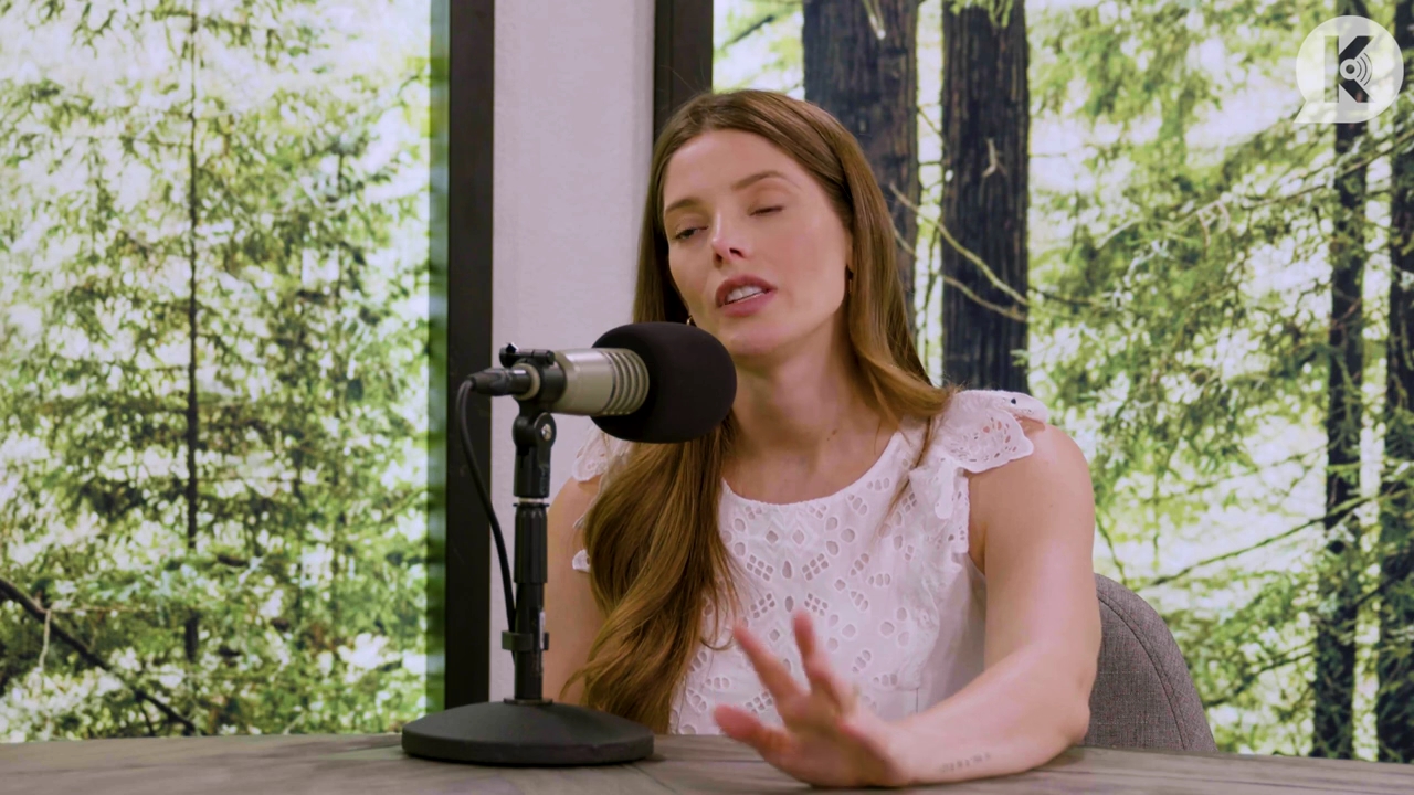 Ashley-Greene-dot-nl_TheTwilightEffect-Aflevering13EclipseRewatchPart1of3-1903.jpg Ashley-Greene-dot-nl_TheTwilightEffect-Aflevering13EclipseRewatchPart1of3-1903.jpg