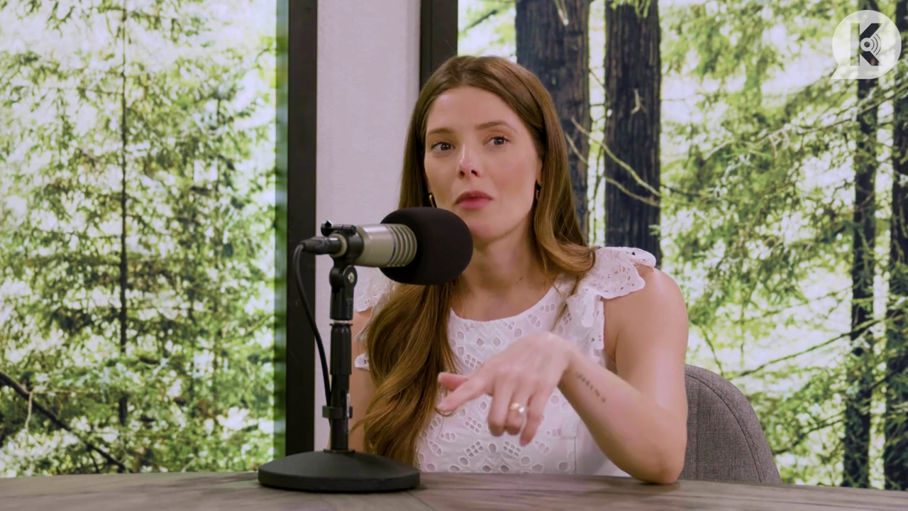 Ashley-Greene-dot-nl_TheTwilightEffect-Aflevering13EclipseRewatchPart1of3-1928.jpg Ashley-Greene-dot-nl_TheTwilightEffect-Aflevering13EclipseRewatchPart1of3-1928.jpg