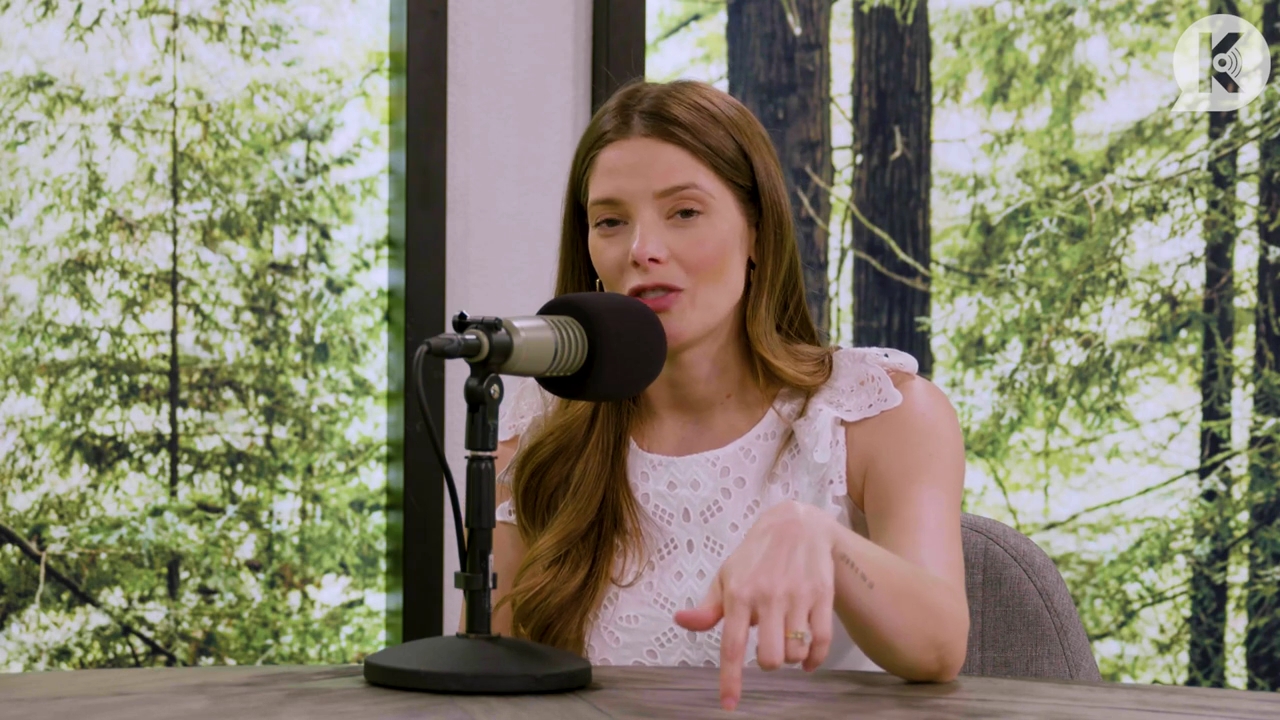 Ashley-Greene-dot-nl_TheTwilightEffect-Aflevering13EclipseRewatchPart1of3-1932.jpg Ashley-Greene-dot-nl_TheTwilightEffect-Aflevering13EclipseRewatchPart1of3-1932.jpg