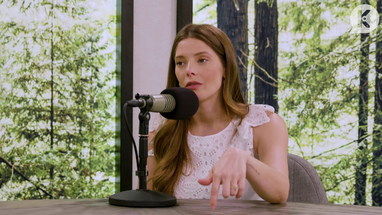 Ashley-Greene-dot-nl_TheTwilightEffect-Aflevering13EclipseRewatchPart1of3-1933.jpg Ashley-Greene-dot-nl_TheTwilightEffect-Aflevering13EclipseRewatchPart1of3-1933.jpg