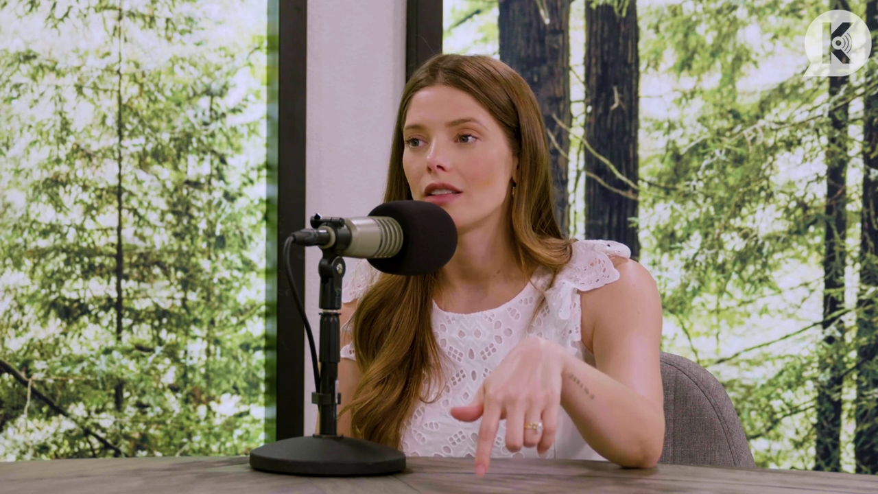 Ashley-Greene-dot-nl_TheTwilightEffect-Aflevering13EclipseRewatchPart1of3-1934.jpg Ashley-Greene-dot-nl_TheTwilightEffect-Aflevering13EclipseRewatchPart1of3-1934.jpg