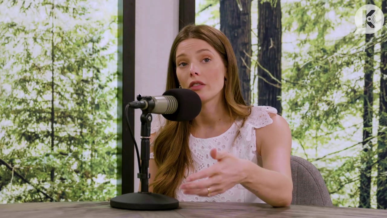 Ashley-Greene-dot-nl_TheTwilightEffect-Aflevering13EclipseRewatchPart1of3-1938.jpg Ashley-Greene-dot-nl_TheTwilightEffect-Aflevering13EclipseRewatchPart1of3-1938.jpg