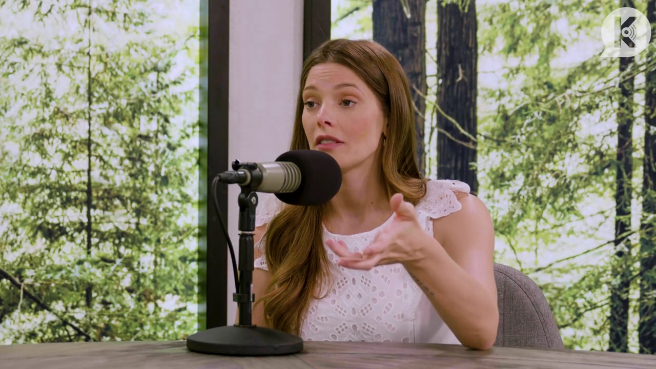 Ashley-Greene-dot-nl_TheTwilightEffect-Aflevering13EclipseRewatchPart1of3-1941.jpg Ashley-Greene-dot-nl_TheTwilightEffect-Aflevering13EclipseRewatchPart1of3-1941.jpg