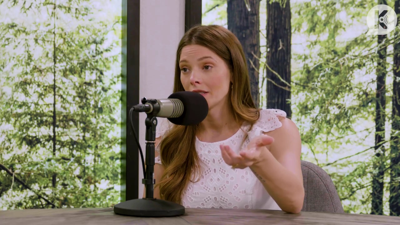 Ashley-Greene-dot-nl_TheTwilightEffect-Aflevering13EclipseRewatchPart1of3-1943.jpg Ashley-Greene-dot-nl_TheTwilightEffect-Aflevering13EclipseRewatchPart1of3-1943.jpg