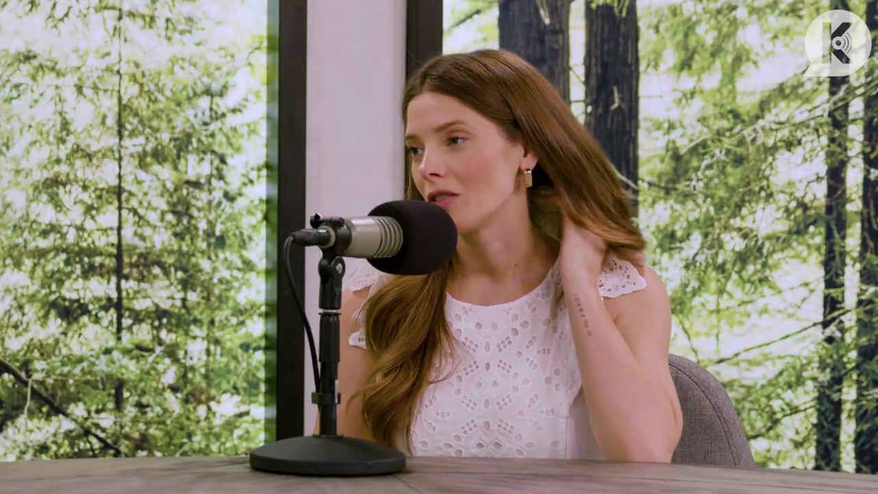 Ashley-Greene-dot-nl_TheTwilightEffect-Aflevering13EclipseRewatchPart1of3-1962.jpg Ashley-Greene-dot-nl_TheTwilightEffect-Aflevering13EclipseRewatchPart1of3-1962.jpg