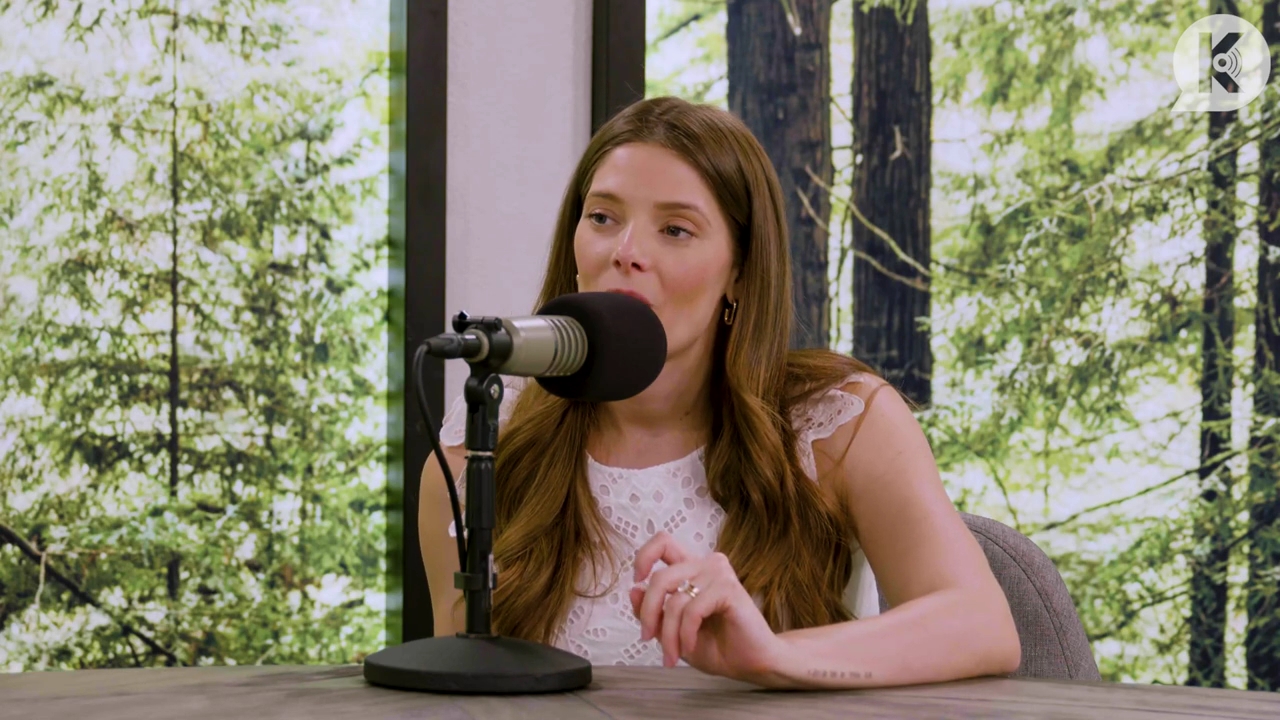 Ashley-Greene-dot-nl_TheTwilightEffect-Aflevering13EclipseRewatchPart1of3-1980.jpg Ashley-Greene-dot-nl_TheTwilightEffect-Aflevering13EclipseRewatchPart1of3-1980.jpg