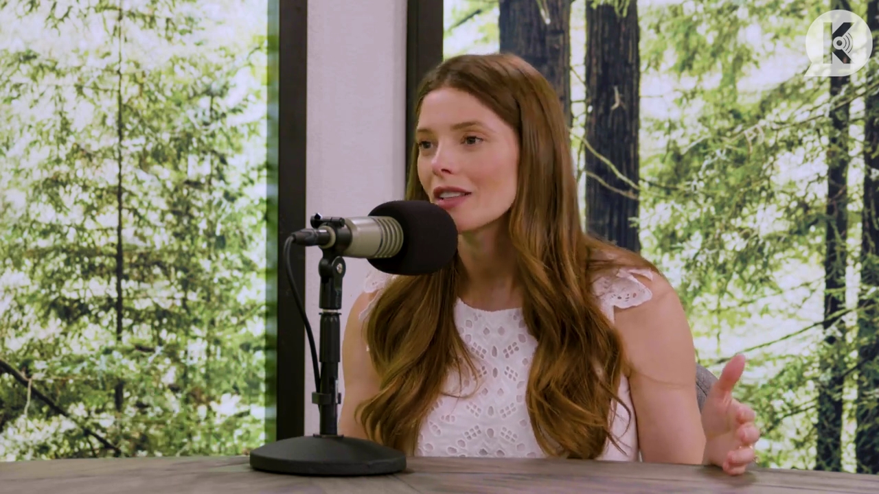 Ashley-Greene-dot-nl_TheTwilightEffect-Aflevering13EclipseRewatchPart1of3-1999.jpg