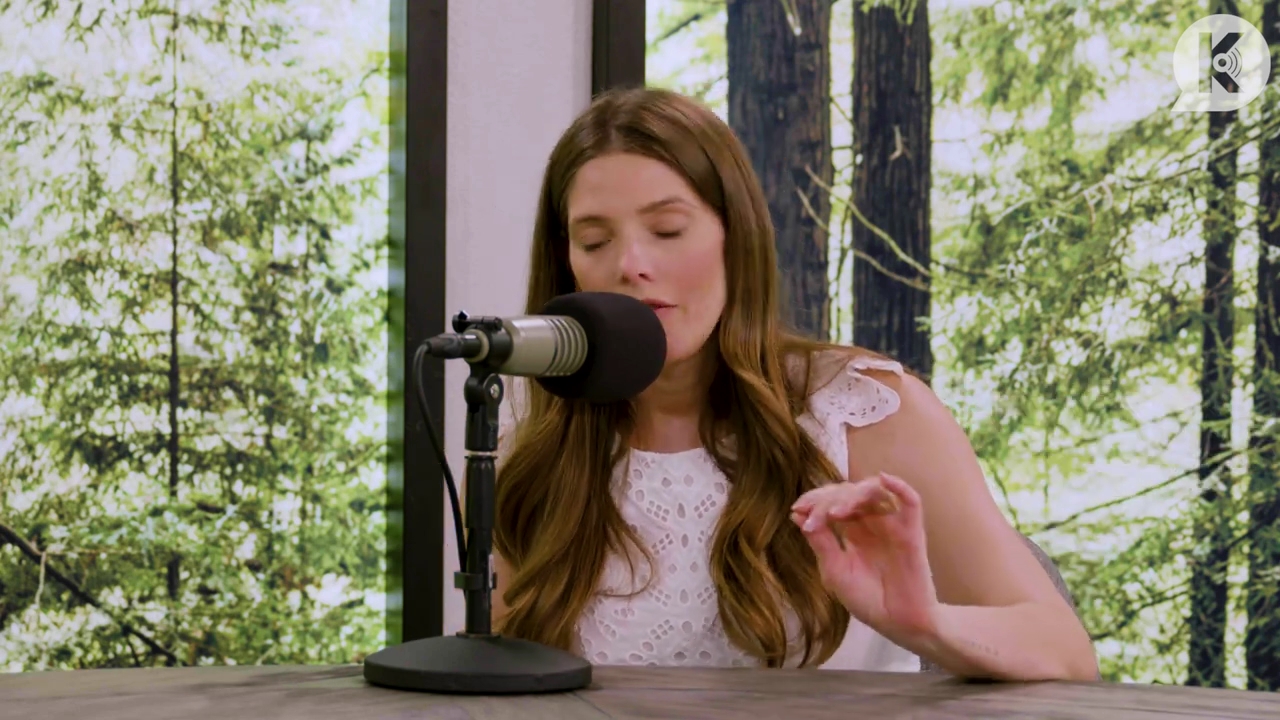 Ashley-Greene-dot-nl_TheTwilightEffect-Aflevering13EclipseRewatchPart1of3-2053.jpg Ashley-Greene-dot-nl_TheTwilightEffect-Aflevering13EclipseRewatchPart1of3-2053.jpg