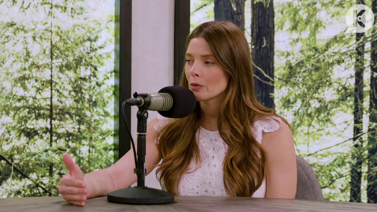 Ashley-Greene-dot-nl_TheTwilightEffect-Aflevering13EclipseRewatchPart1of3-2089.jpg Ashley-Greene-dot-nl_TheTwilightEffect-Aflevering13EclipseRewatchPart1of3-2089.jpg