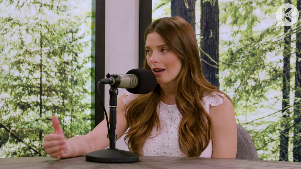 Ashley-Greene-dot-nl_TheTwilightEffect-Aflevering13EclipseRewatchPart1of3-2091.jpg Ashley-Greene-dot-nl_TheTwilightEffect-Aflevering13EclipseRewatchPart1of3-2091.jpg