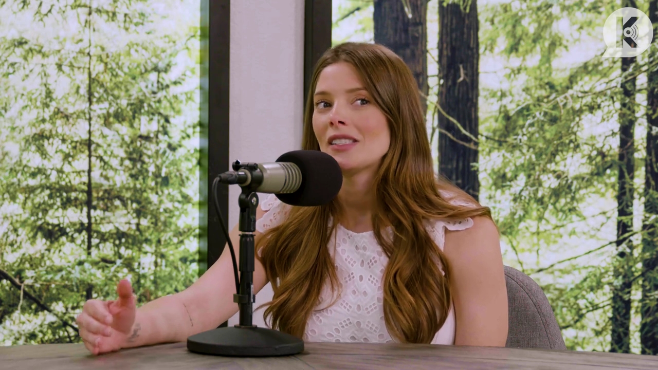 Ashley-Greene-dot-nl_TheTwilightEffect-Aflevering13EclipseRewatchPart1of3-2104.jpg Ashley-Greene-dot-nl_TheTwilightEffect-Aflevering13EclipseRewatchPart1of3-2104.jpg