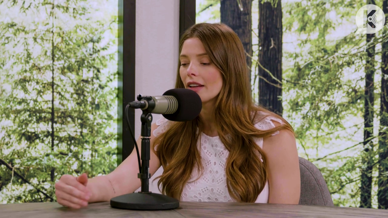 Ashley-Greene-dot-nl_TheTwilightEffect-Aflevering13EclipseRewatchPart1of3-2120.jpg Ashley-Greene-dot-nl_TheTwilightEffect-Aflevering13EclipseRewatchPart1of3-2120.jpg