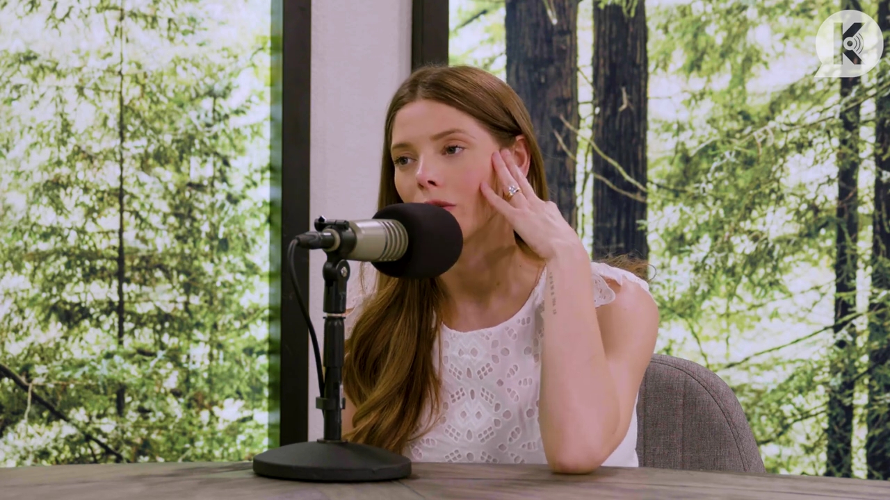 Ashley-Greene-dot-nl_TheTwilightEffect-Aflevering13EclipseRewatchPart1of3-2145.jpg Ashley-Greene-dot-nl_TheTwilightEffect-Aflevering13EclipseRewatchPart1of3-2145.jpg