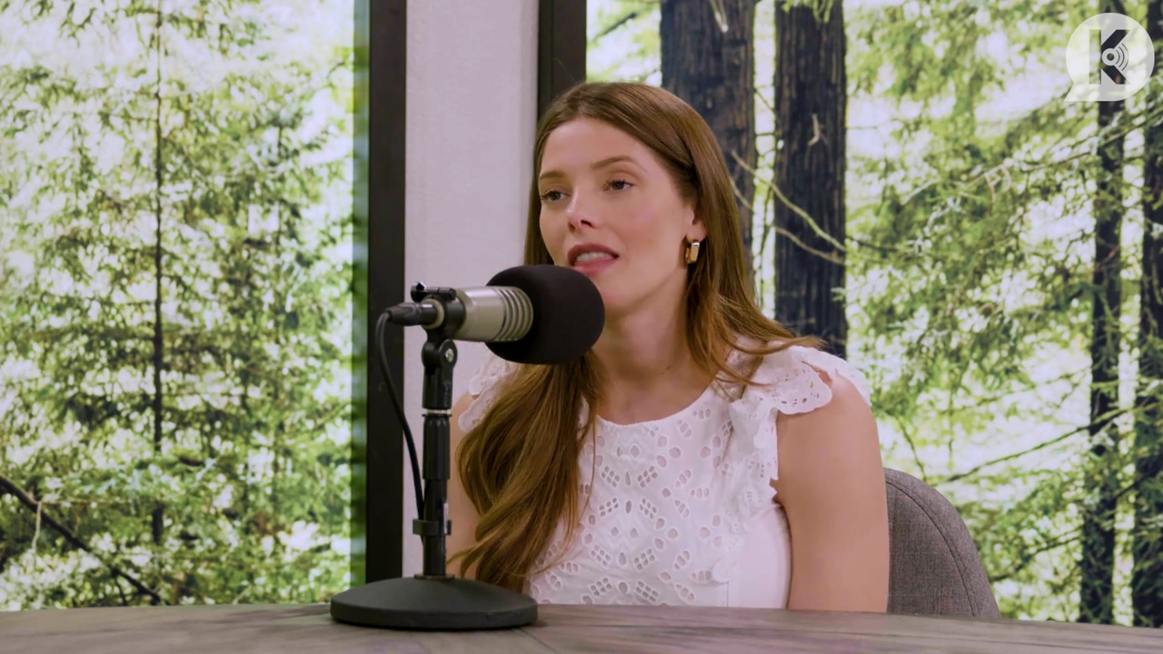 Ashley-Greene-dot-nl_TheTwilightEffect-Aflevering13EclipseRewatchPart1of3-2247.jpg Ashley-Greene-dot-nl_TheTwilightEffect-Aflevering13EclipseRewatchPart1of3-2247.jpg