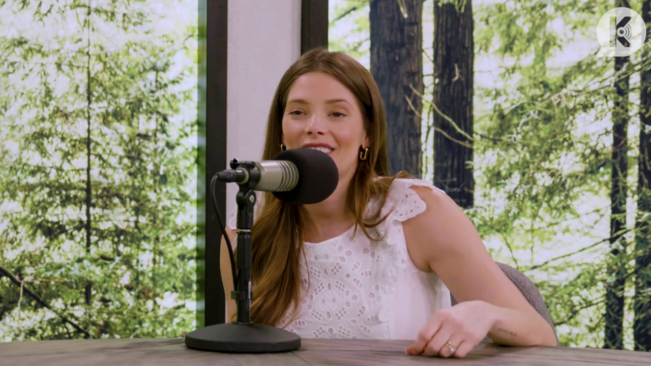 Ashley-Greene-dot-nl_TheTwilightEffect-Aflevering13EclipseRewatchPart1of3-2317.jpg Ashley-Greene-dot-nl_TheTwilightEffect-Aflevering13EclipseRewatchPart1of3-2317.jpg