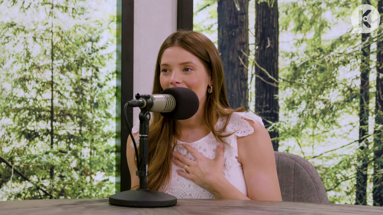 Ashley-Greene-dot-nl_TheTwilightEffect-Aflevering13EclipseRewatchPart1of3-2330.jpg Ashley-Greene-dot-nl_TheTwilightEffect-Aflevering13EclipseRewatchPart1of3-2330.jpg