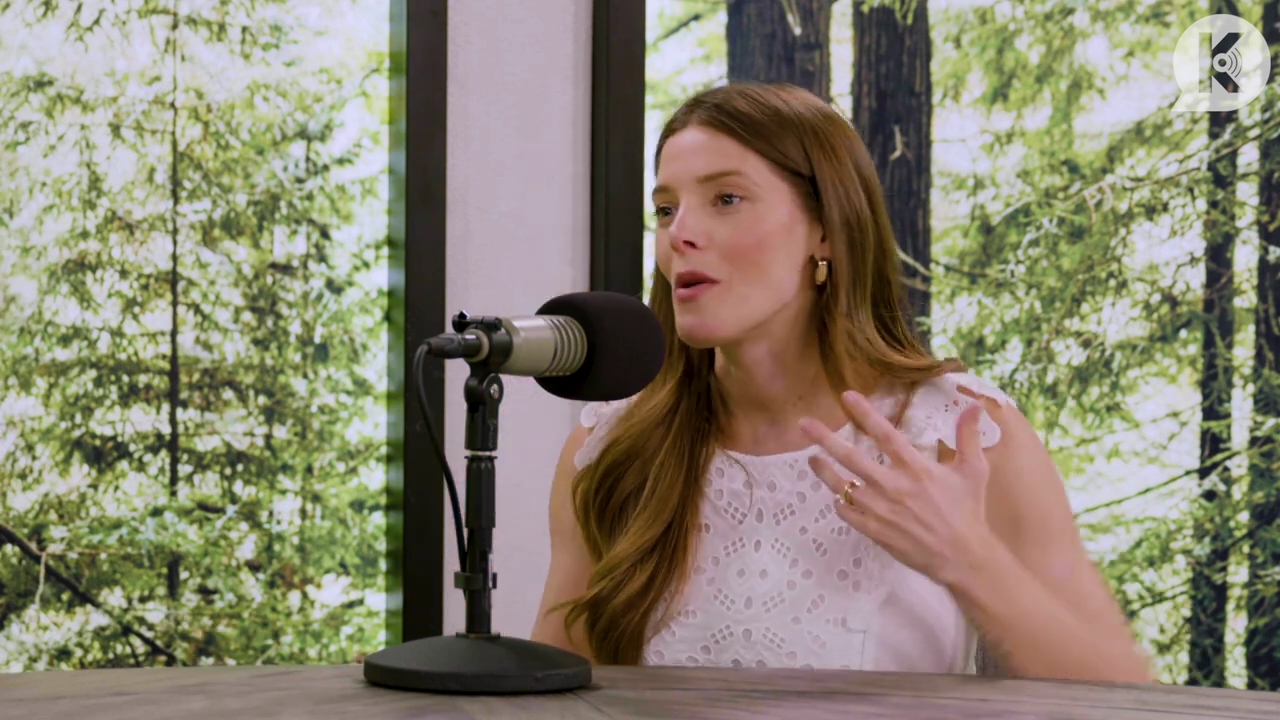 Ashley-Greene-dot-nl_TheTwilightEffect-Aflevering13EclipseRewatchPart1of3-2332.jpg Ashley-Greene-dot-nl_TheTwilightEffect-Aflevering13EclipseRewatchPart1of3-2332.jpg