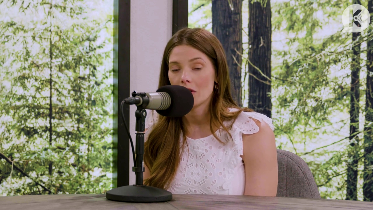 Ashley-Greene-dot-nl_TheTwilightEffect-Aflevering13EclipseRewatchPart1of3-2374.jpg Ashley-Greene-dot-nl_TheTwilightEffect-Aflevering13EclipseRewatchPart1of3-2374.jpg