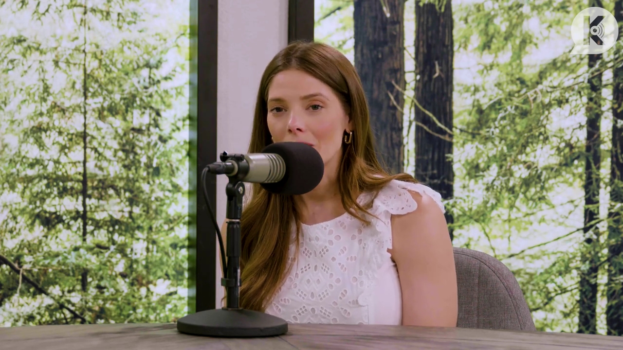 Ashley-Greene-dot-nl_TheTwilightEffect-Aflevering13EclipseRewatchPart1of3-2445.jpg Ashley-Greene-dot-nl_TheTwilightEffect-Aflevering13EclipseRewatchPart1of3-2445.jpg