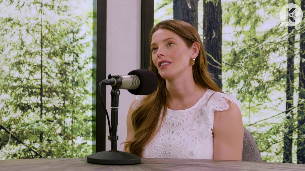 Ashley-Greene-dot-nl_TheTwilightEffect-Aflevering13EclipseRewatchPart1of3-2486.jpg Ashley-Greene-dot-nl_TheTwilightEffect-Aflevering13EclipseRewatchPart1of3-2486.jpg