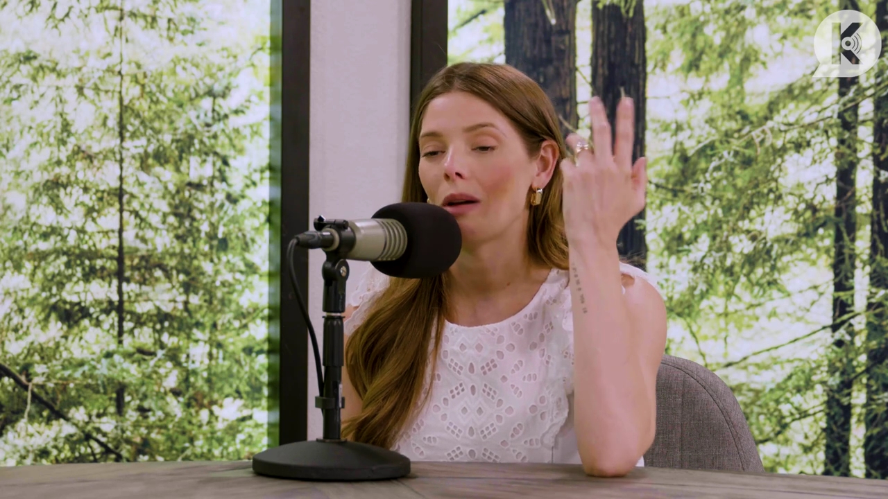 Ashley-Greene-dot-nl_TheTwilightEffect-Aflevering13EclipseRewatchPart1of3-2496.jpg Ashley-Greene-dot-nl_TheTwilightEffect-Aflevering13EclipseRewatchPart1of3-2496.jpg