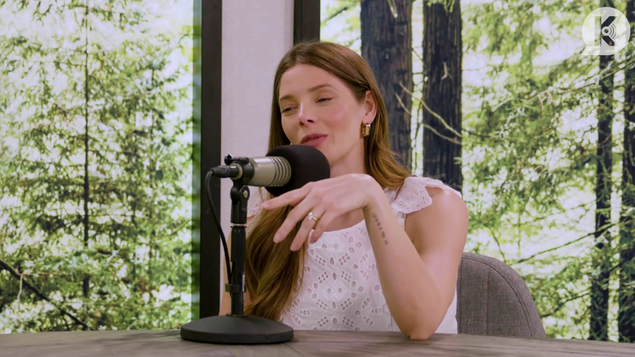 Ashley-Greene-dot-nl_TheTwilightEffect-Aflevering13EclipseRewatchPart1of3-2552.jpg Ashley-Greene-dot-nl_TheTwilightEffect-Aflevering13EclipseRewatchPart1of3-2552.jpg