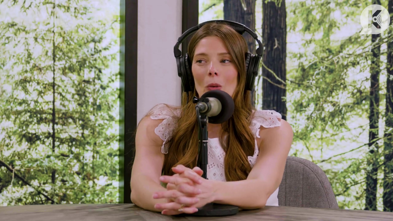 Ashley-Greene-dot-nl_TheTwilightEffect-Aflevering13EclipseRewatchPart1of3-2597.jpg Ashley-Greene-dot-nl_TheTwilightEffect-Aflevering13EclipseRewatchPart1of3-2597.jpg