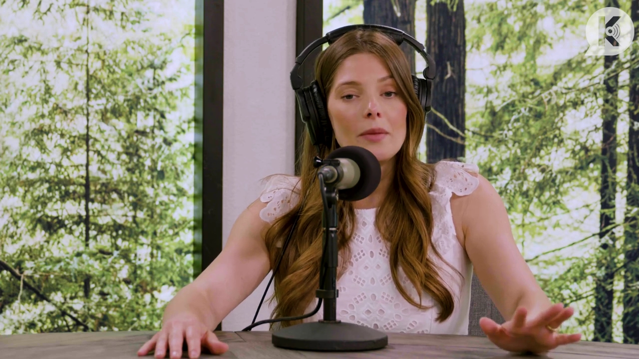 Ashley-Greene-dot-nl_TheTwilightEffect-Aflevering13EclipseRewatchPart1of3-3126.jpg Ashley-Greene-dot-nl_TheTwilightEffect-Aflevering13EclipseRewatchPart1of3-3126.jpg