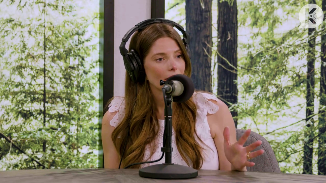 Ashley-Greene-dot-nl_TheTwilightEffect-Aflevering13EclipseRewatchPart1of3-3243.jpg